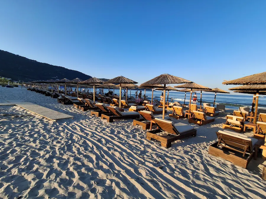 Golden Beach на Тасос – фин пясък, плитко море